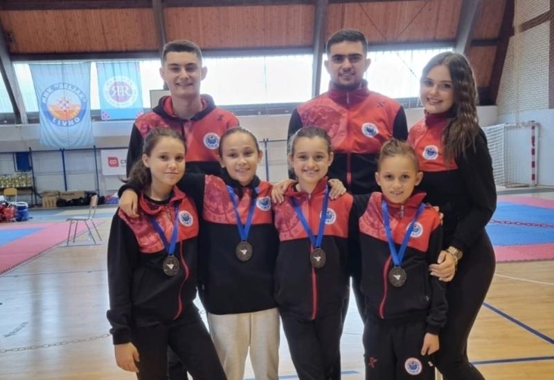 Četiri brončane medalje za Taekwondo klub Zrinjski  - Četiri brončane medalje za Taekwondo klub Zrinjski 